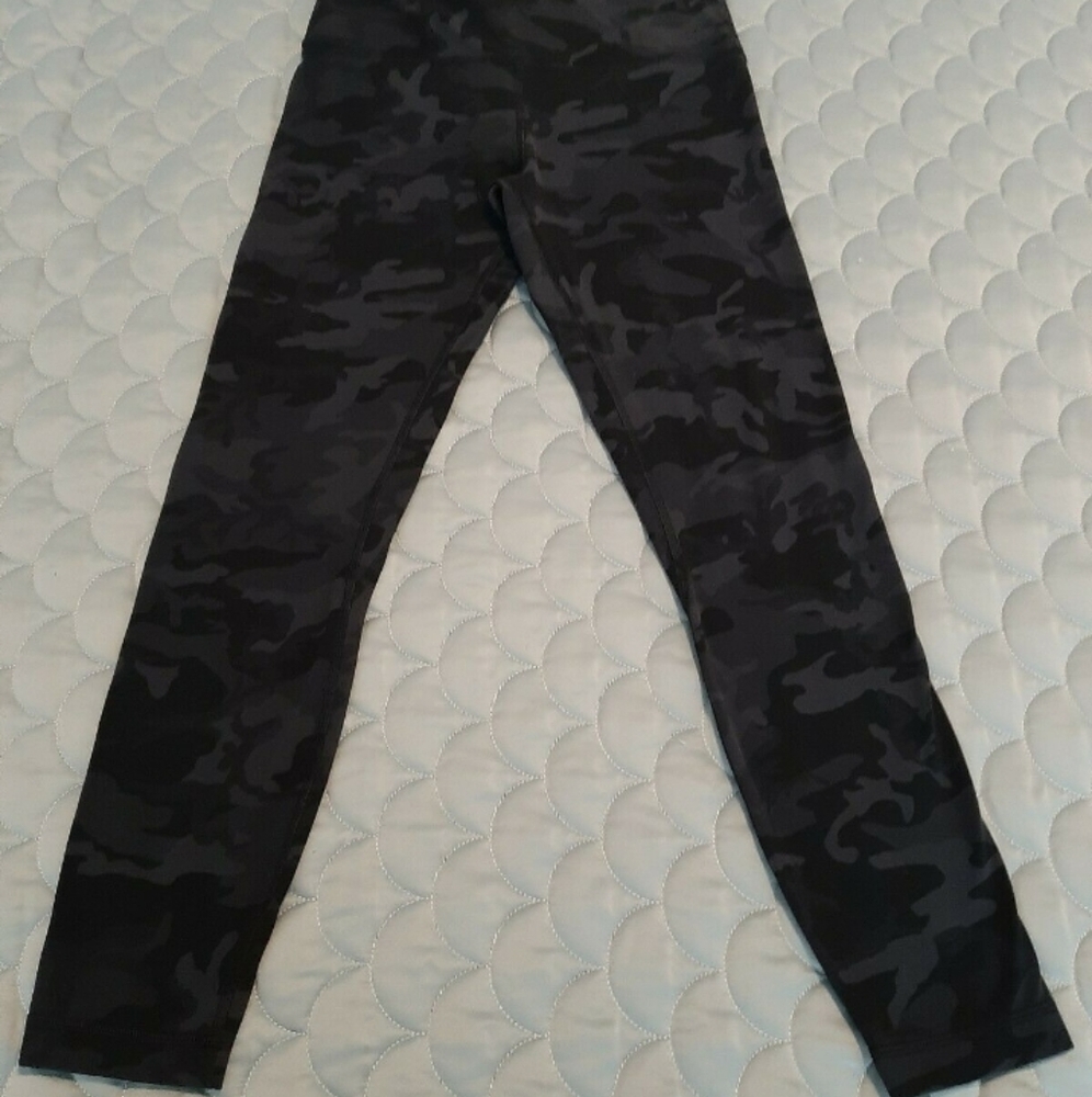 Lululemon Align 25" (7/8) Camo - Size 6